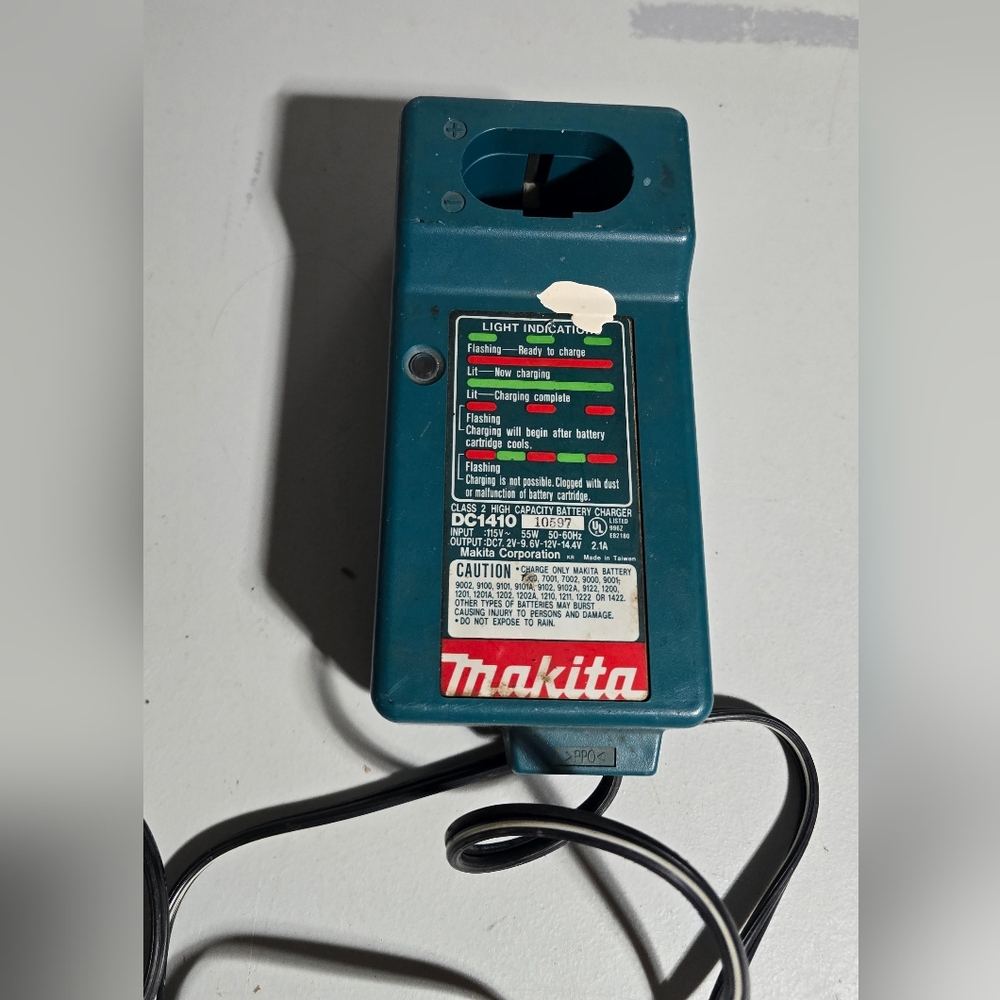 Makita High Capacity Power Tool Battery Charger DC1410 Works